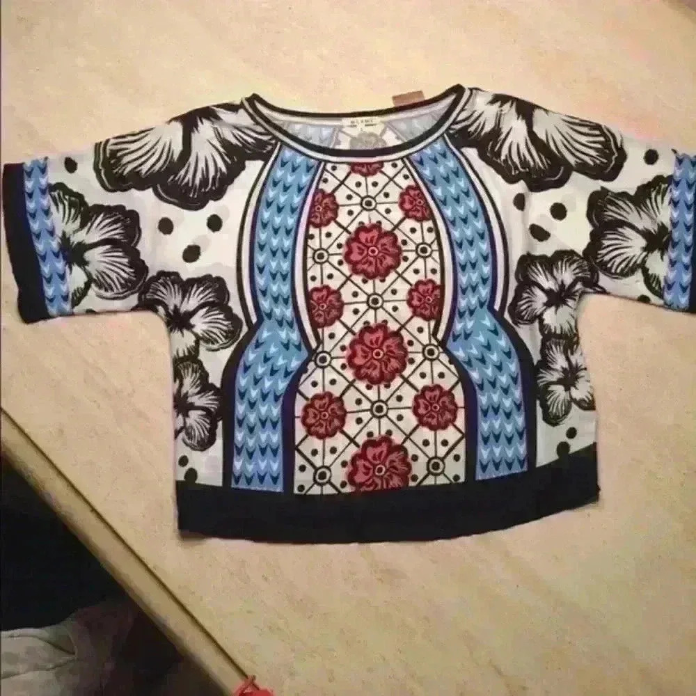 Francesca’s printed Blouse